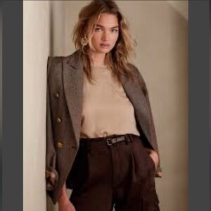 Banana Republic Essential Crew-Neck Top, in Champagne Toast, size XS